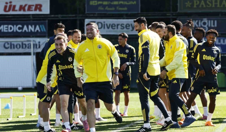 fenerbahcede-stuttgart-maci-hazirliklari-devam-etti-t5RUSqDl.jpg