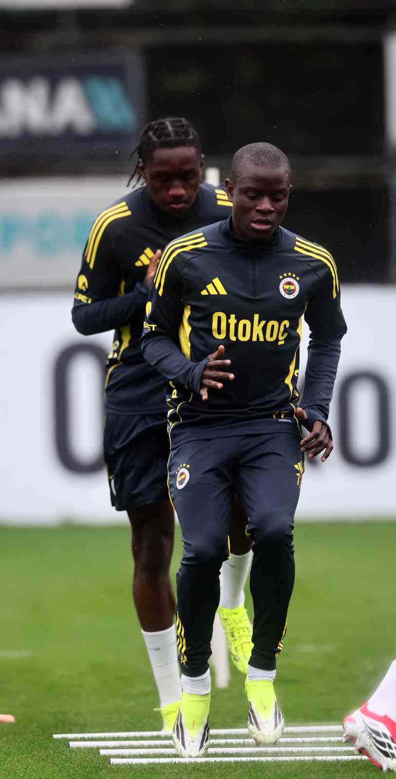 fenerbahcede trabzonspor maci hazirliklari tamamlandi 3 vLZm34ru