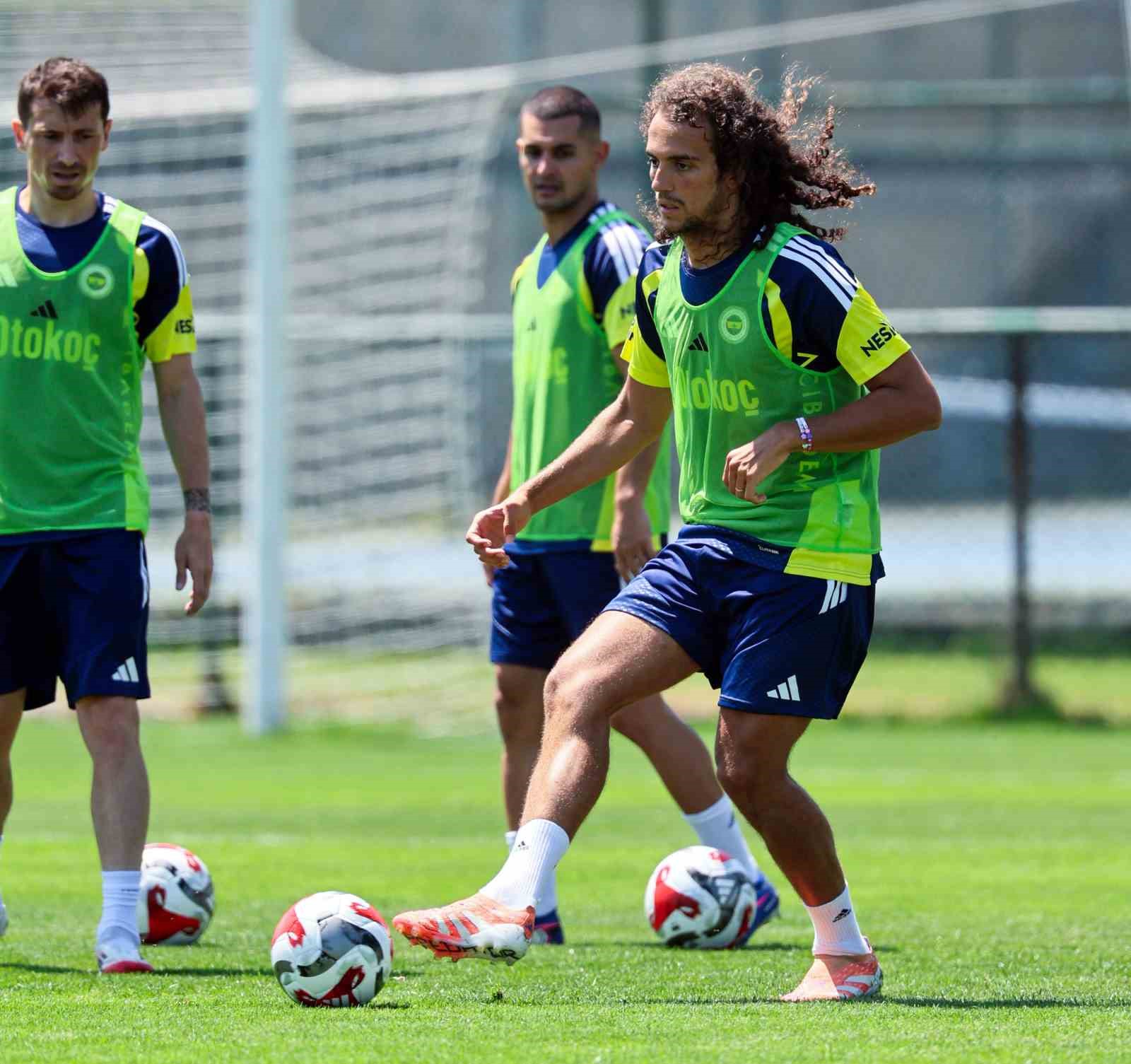 fenerbahcede yeni sezon hazirliklari devam ediyor 0 ycnEDaI4