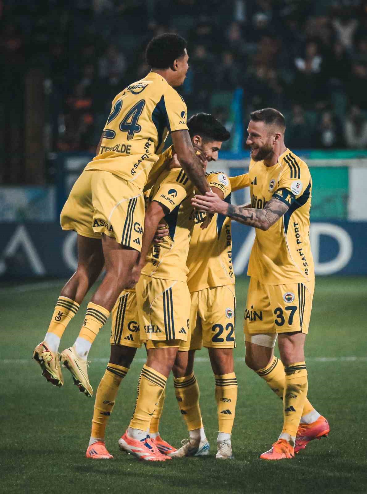 fenerbahceden rizespora karsi 13 maclik galibiyet serisi 1