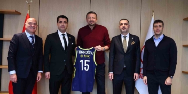 fenerbahceden-tbf-baskani-hidayet-turkogluna-ziyaret-ivvdic5C.jpg