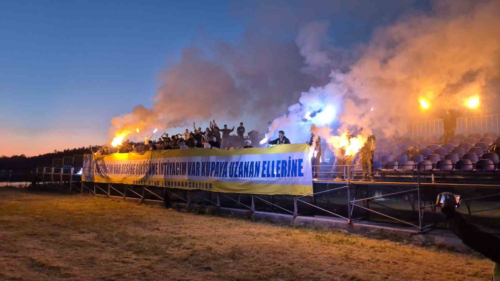 fenerbahceli futbolculara taraflardan aksam surprizi 3 O5kBrLpu