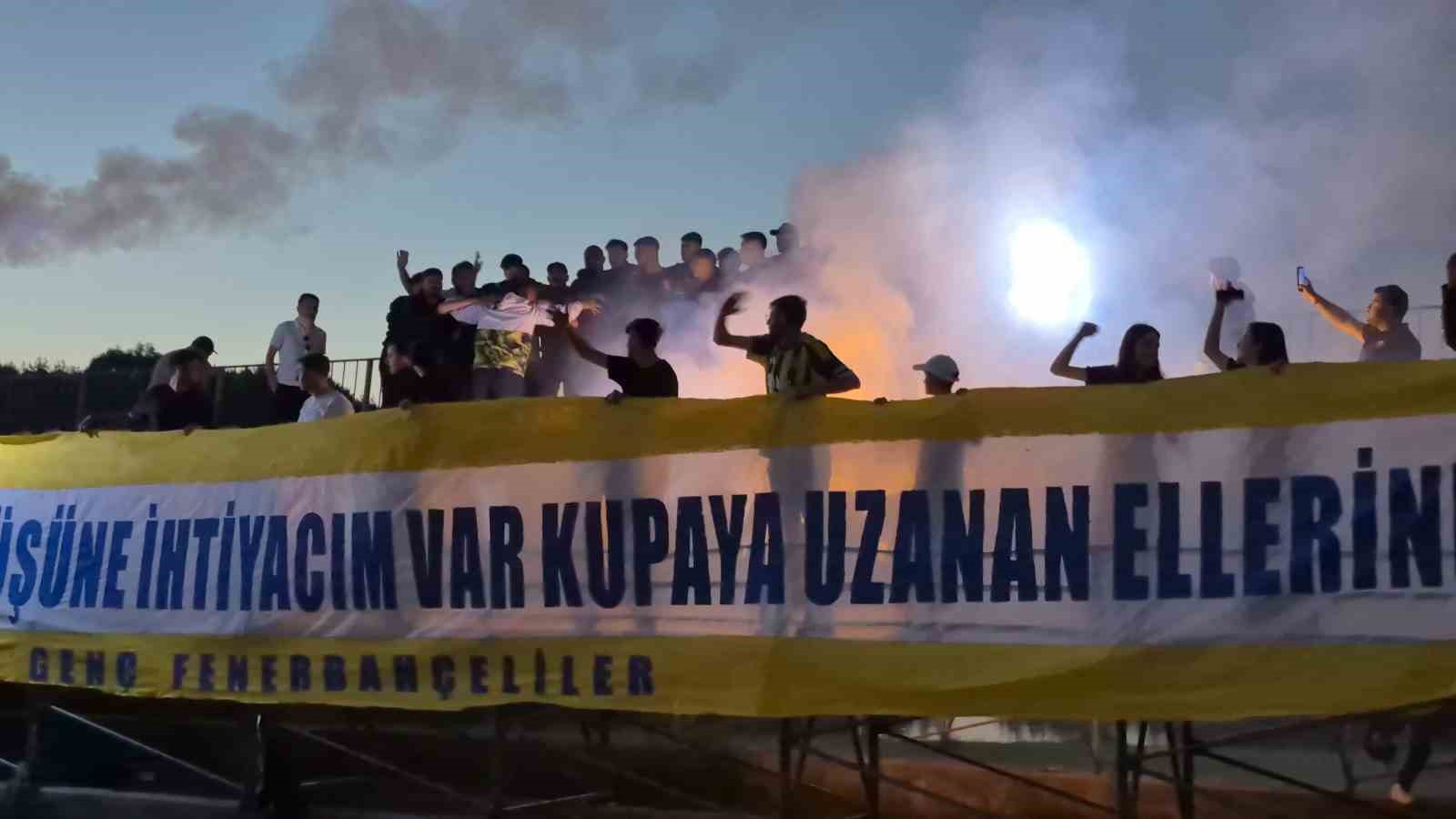 fenerbahceli futbolculara taraflardan aksam surprizi 4 F3Wsb1Ma
