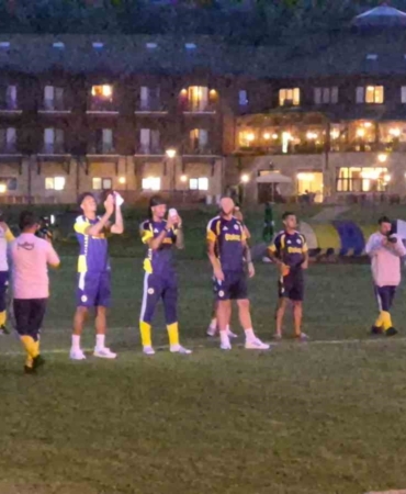 fenerbahceli-futbolculara-taraflardan-aksam-surprizi-LDMiaNgH.jpg
