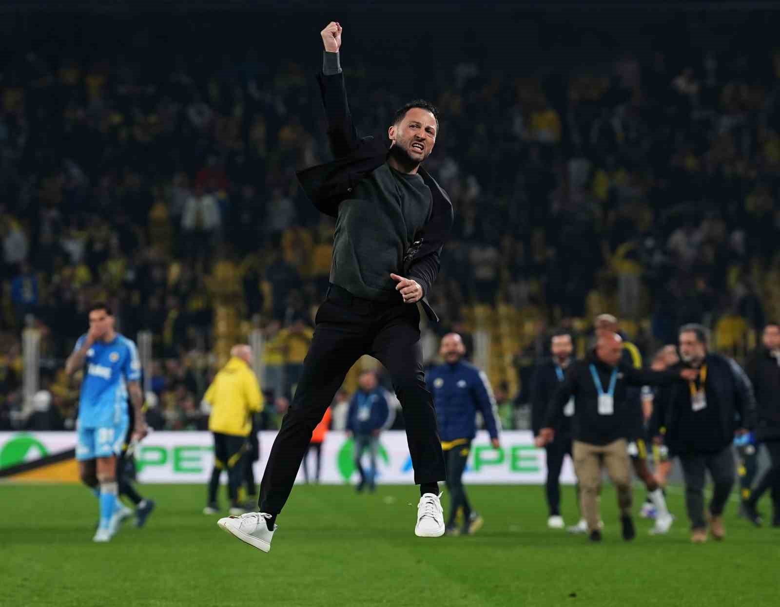 fenerbahceli futbolculardan derbi galibiyeti coskusu 3 pHradXFw