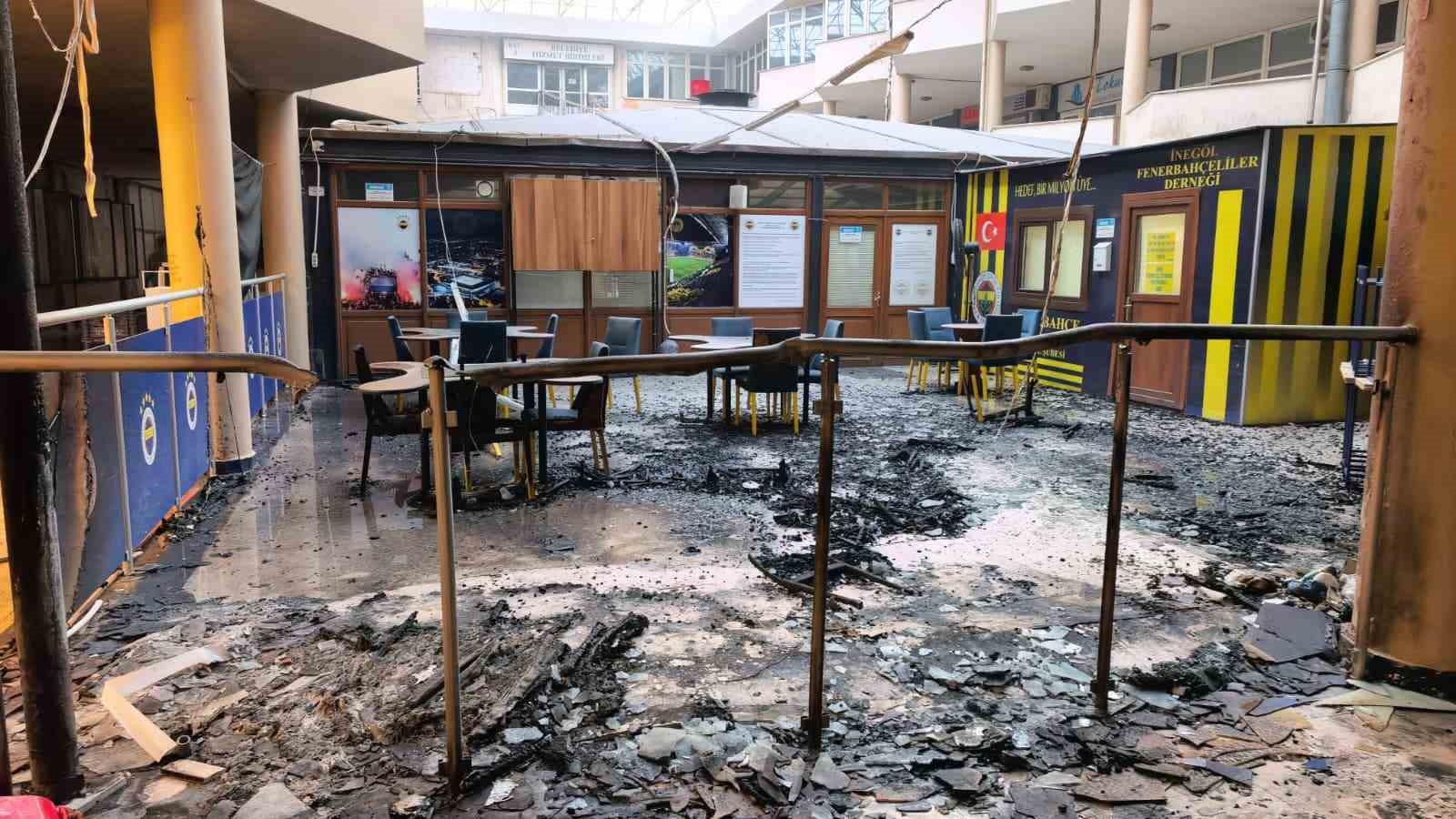 fenerbahceliler dernegini kundaklayan cocuklar yakalandi 2 8i8VEVRI