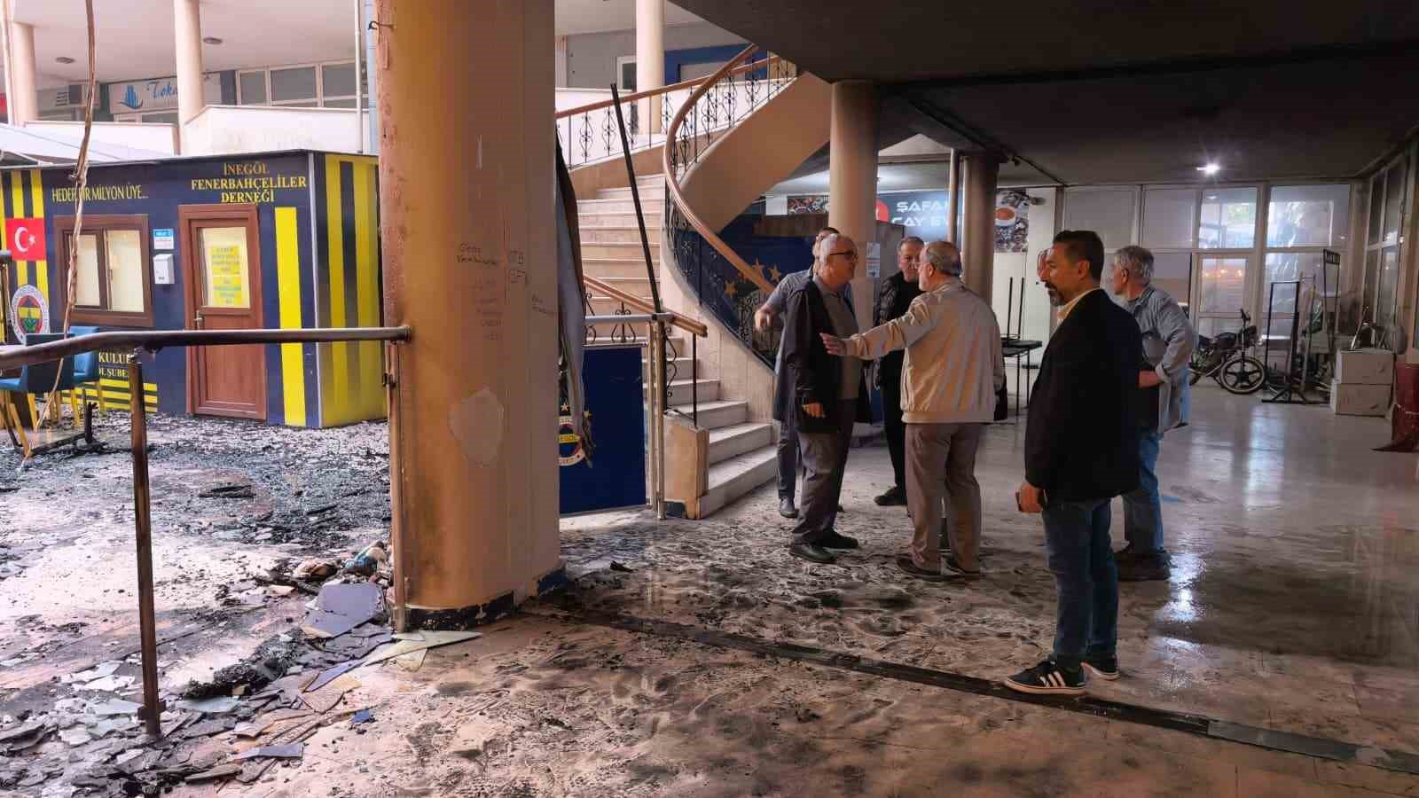 fenerbahceliler dernegini kundaklayan cocuklar yakalandi 4 POC3FJjX