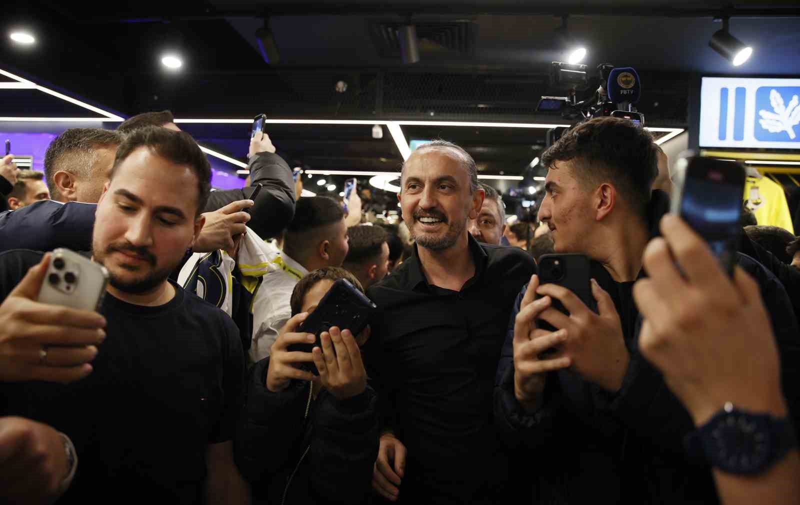Fenerbahçe’nin eski yıldızları derbi öncesi bir araya geldi 6 fenerbahcenin eski yildizlari derbi oncesi bir araya geldi 2