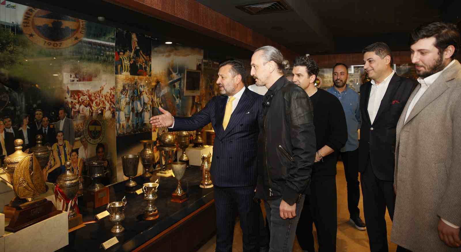 Fenerbahçe’nin eski yıldızları derbi öncesi bir araya geldi 9 fenerbahcenin eski yildizlari derbi oncesi bir araya geldi 5 jbrgcWbW