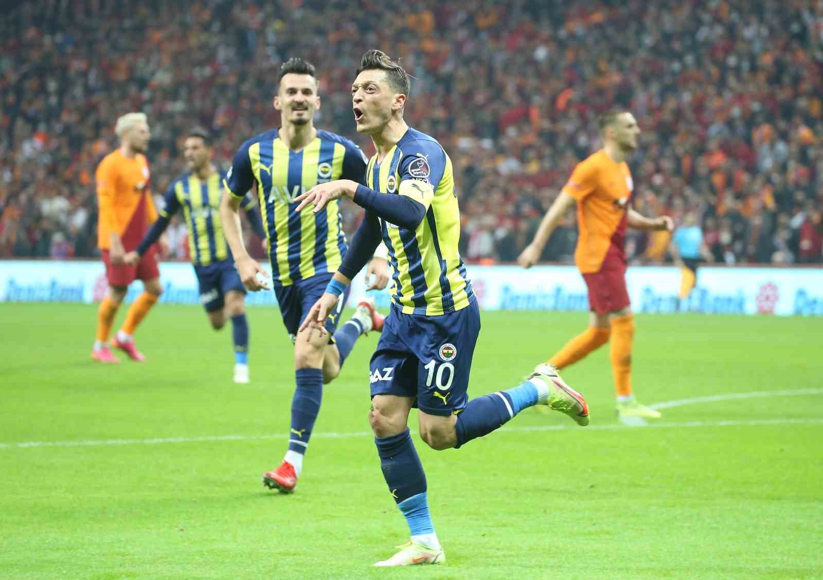 fenerbahcenin galatasaray derbilerinde golleri yabancilardan 1 fbpateLf