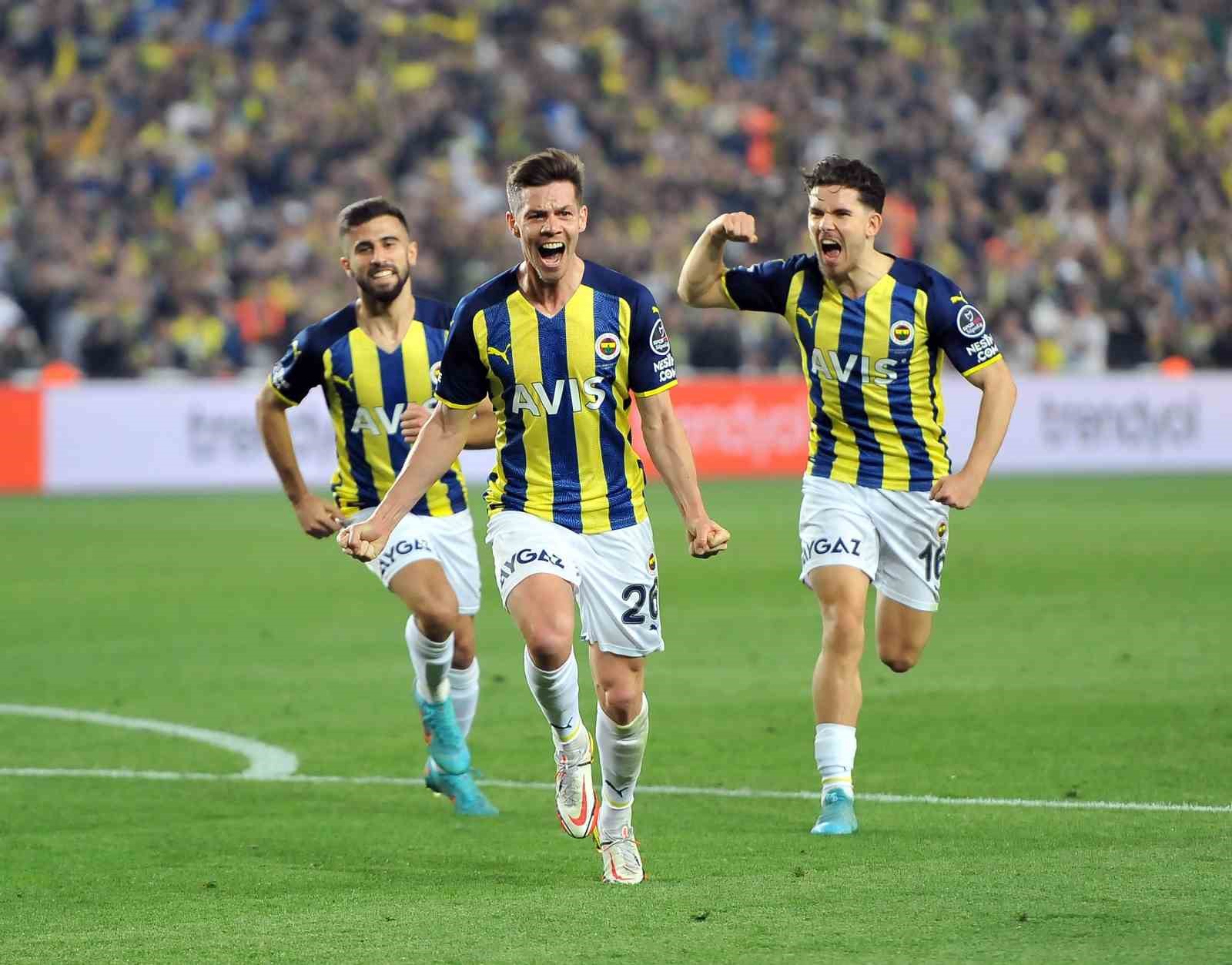 fenerbahcenin galatasaray derbilerinde golleri yabancilardan 2 PfQuPZVz