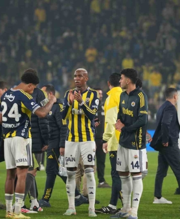 fenerbahcenin-galibiyet-serisi-derbide-sona-erdi-EHdbg9Qb.jpg