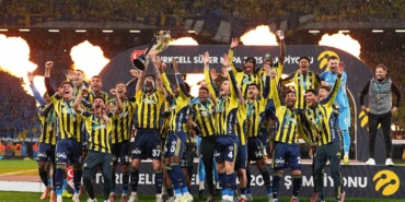 fenerbahcenin-sampiyonluk-hasreti-12-yila-cikti-sezonu-1-kupayla-kapatti-ejYgCRQG.jpg