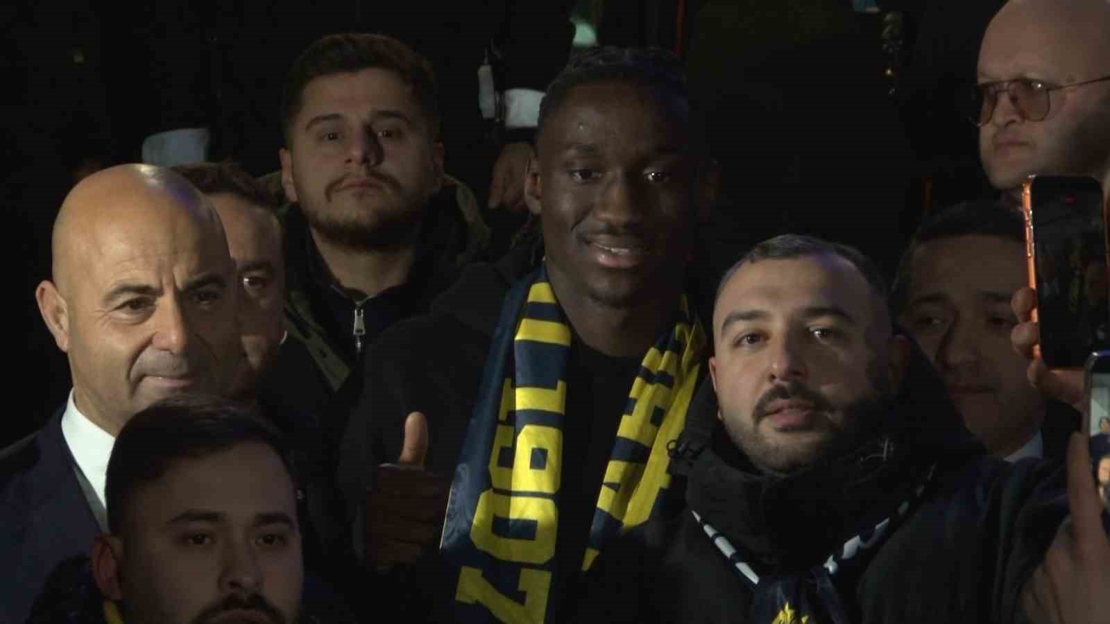 fenerbahcenin yeni transferi sidiki cherif istanbulda 0