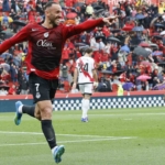 fenerbahcenin-yeni-transferi-vedat-muriqi-bu-aksam-istanbula-geliyor-fYiA2eSE.jpg
