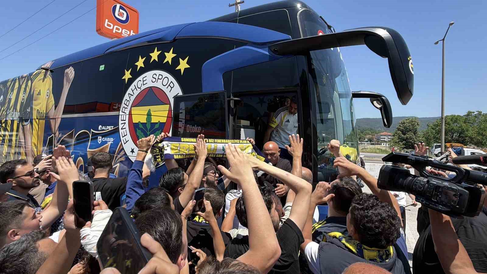 fenerbahceye duzcede coskulu karsilama 4 mID9ZYGv