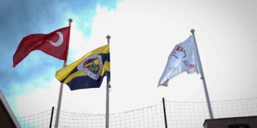 fenerbahceye-fair-play-altin-seref-bayragi-IAqR4mmK.jpg