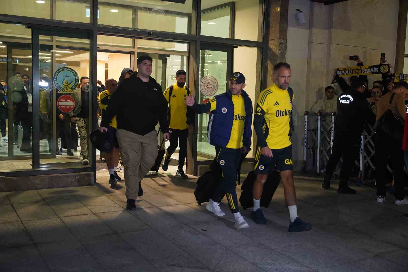 fenerbahceye rizede coskulu karsilama 11 hFjrN4iA