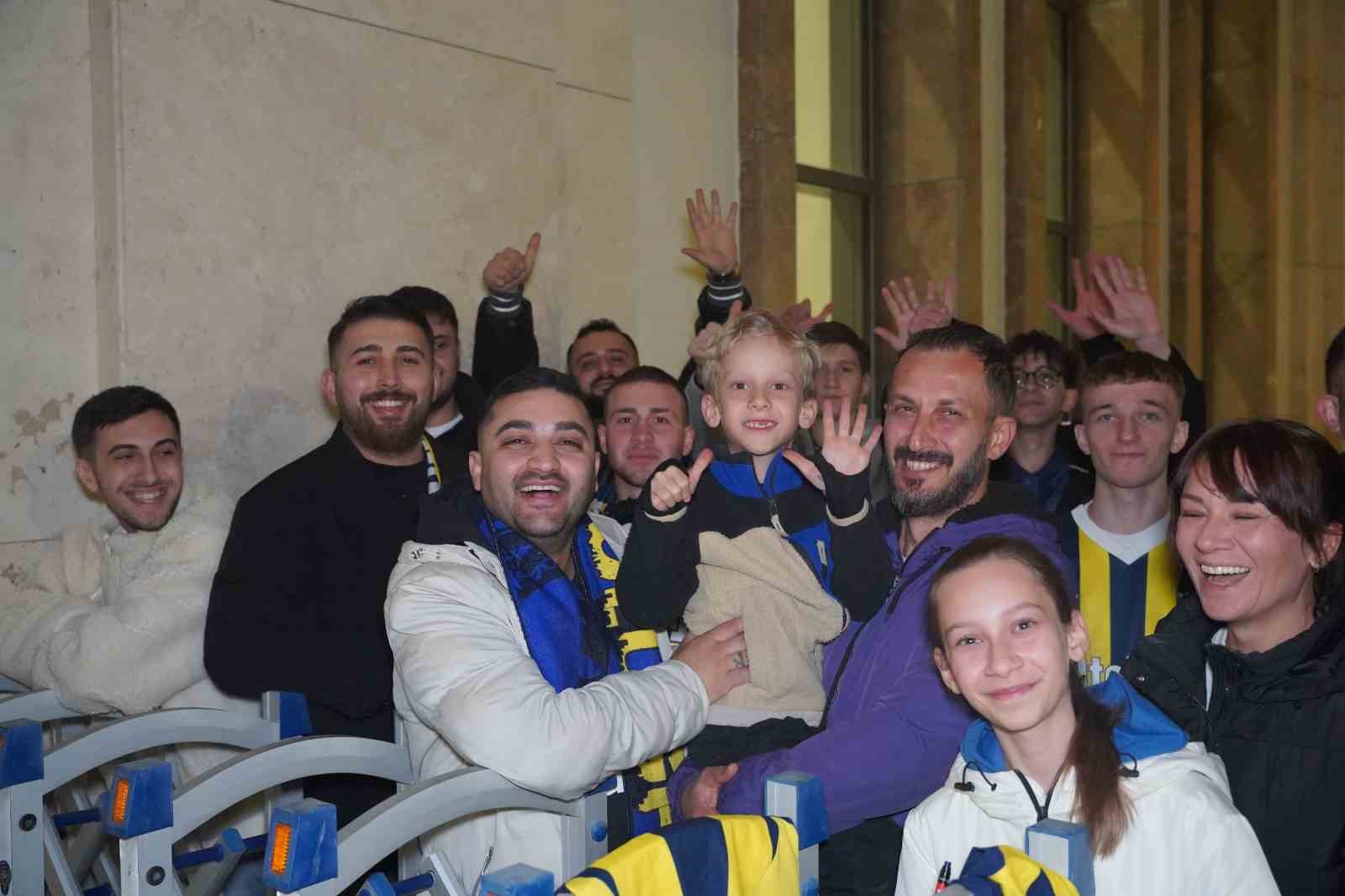 fenerbahceye rizede coskulu karsilama 14 cKW4LiId