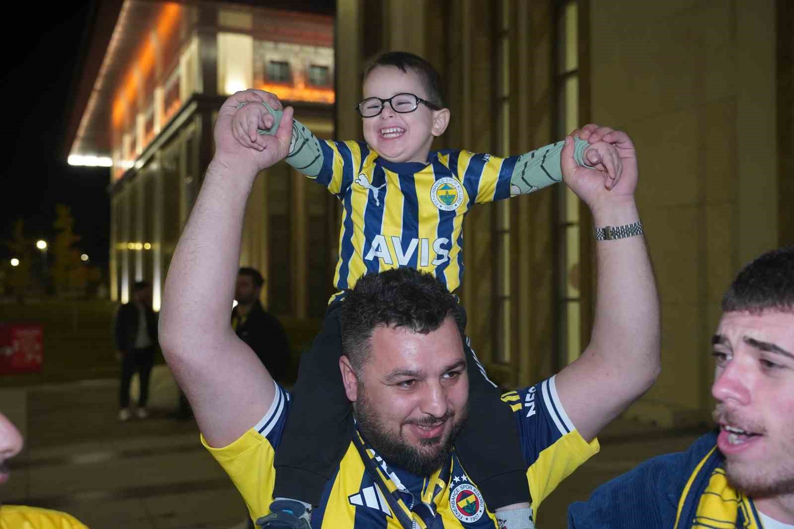 fenerbahceye rizede coskulu karsilama 18 av2pcY7v