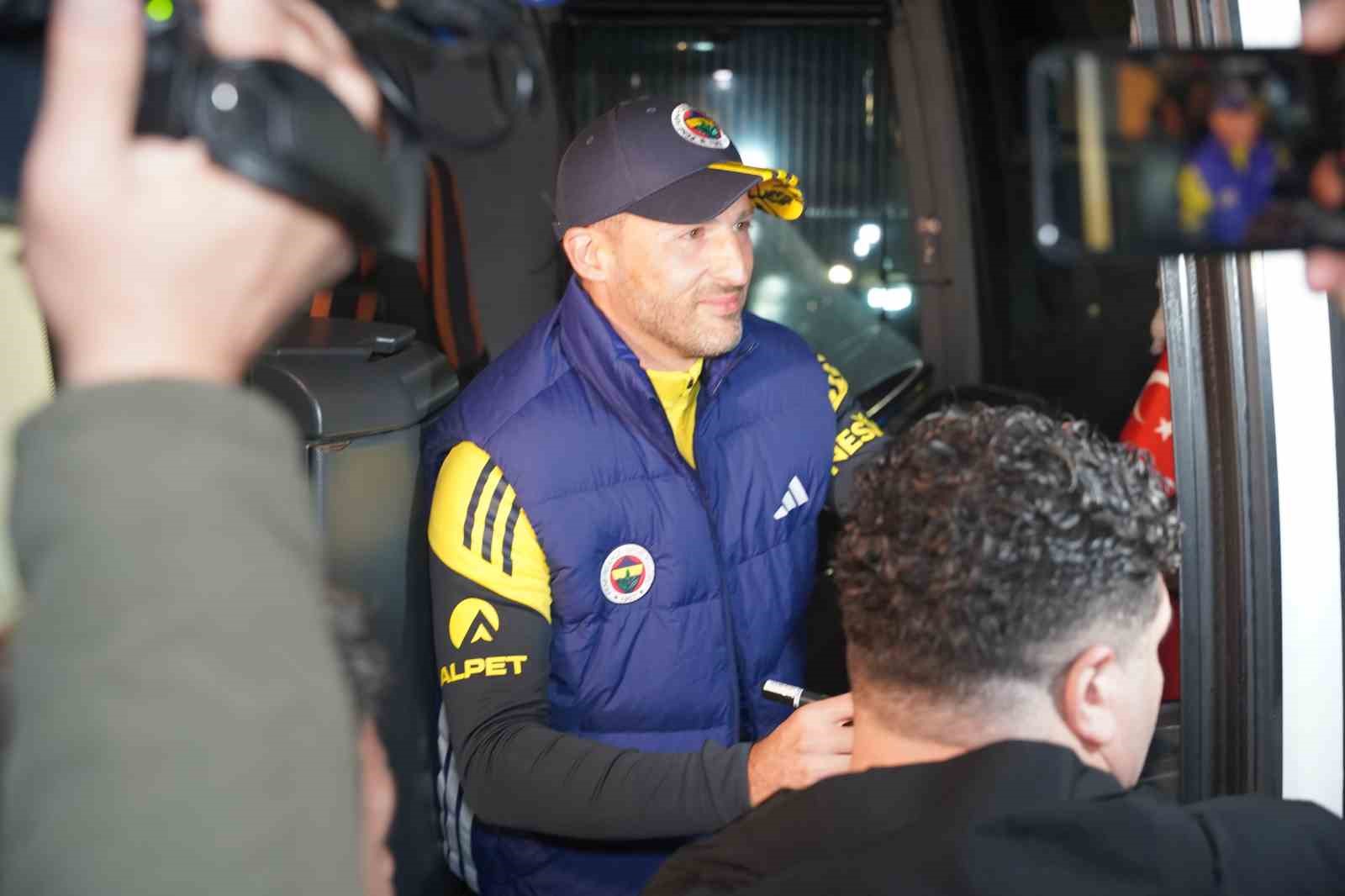 fenerbahceye rizede coskulu karsilama 5 NacGPVjk
