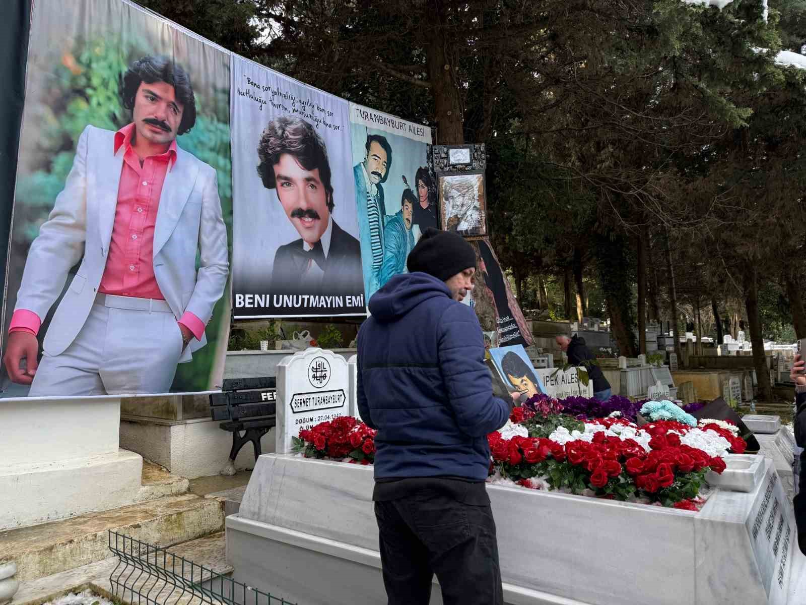 ferdi tayfur vefatinin 1 yil donumunde mezari basinda anildi 1 tmbRD7LO