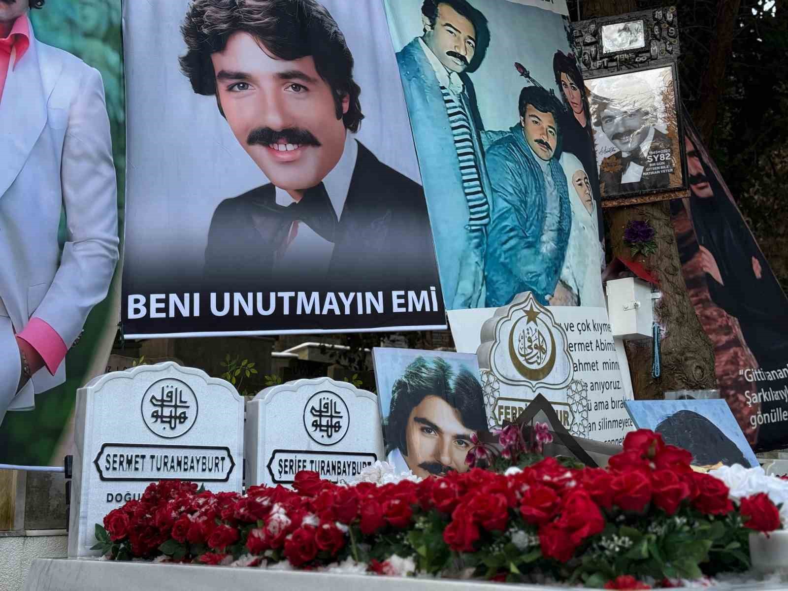 ferdi tayfur vefatinin 1 yil donumunde mezari basinda anildi 4 nvtr67mh