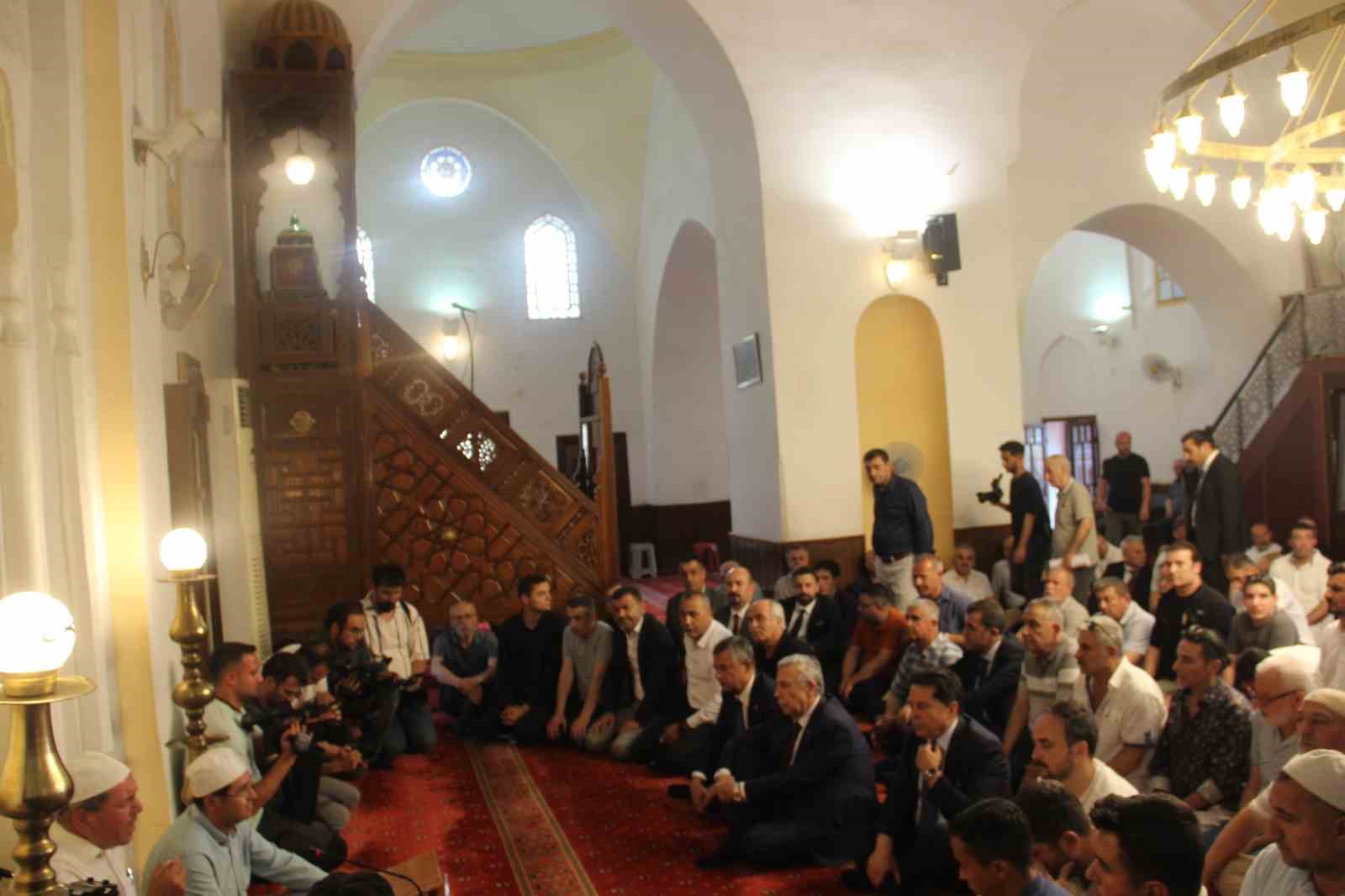 ferdi zeyrek icin hatuniye camiinde mevlid programi 1 4uGZAQa4