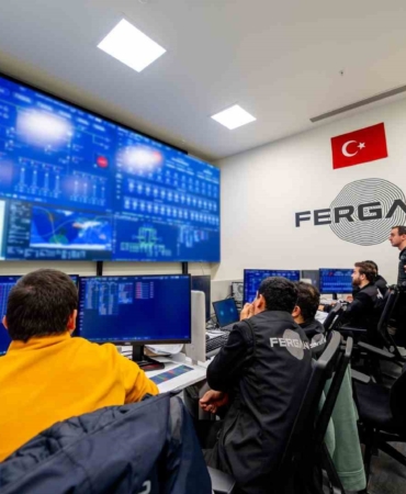 ferganiden-tarihi-adim-dunya-tarihinde-ilk-kez-hibrit-yorunge-motoru-uzayda-ateslendi-JH5t5v7Q.jpg