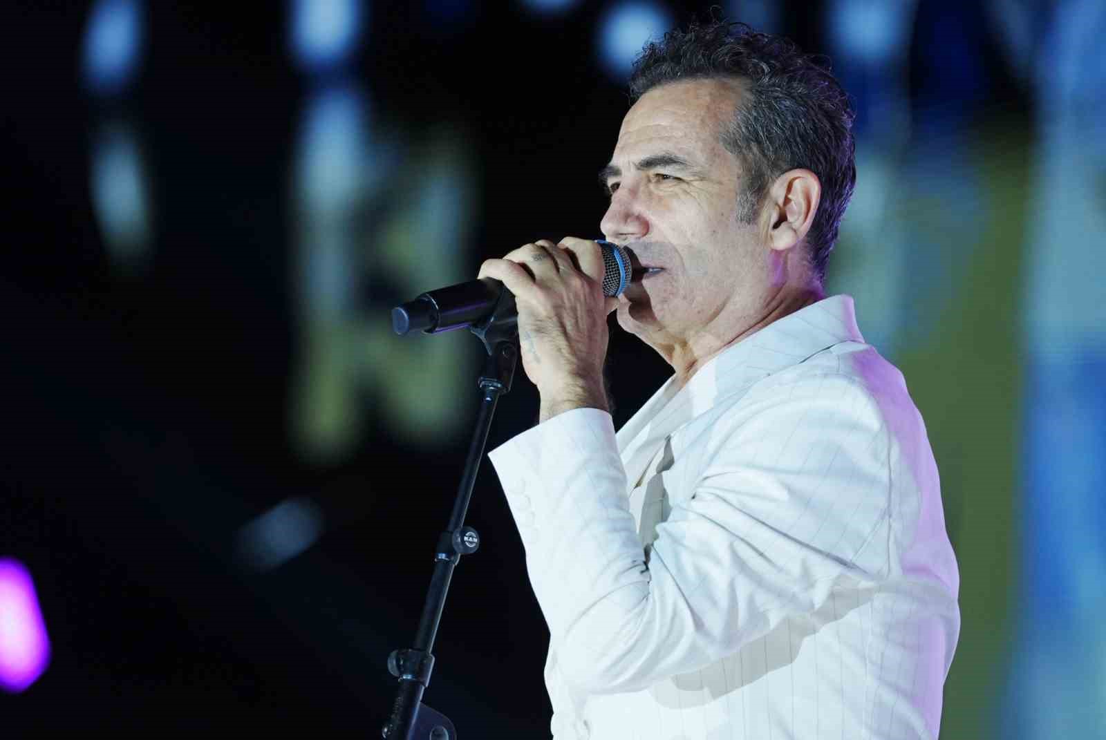 ferhat gocer manisayi costurdu 2 XwdTqV4B