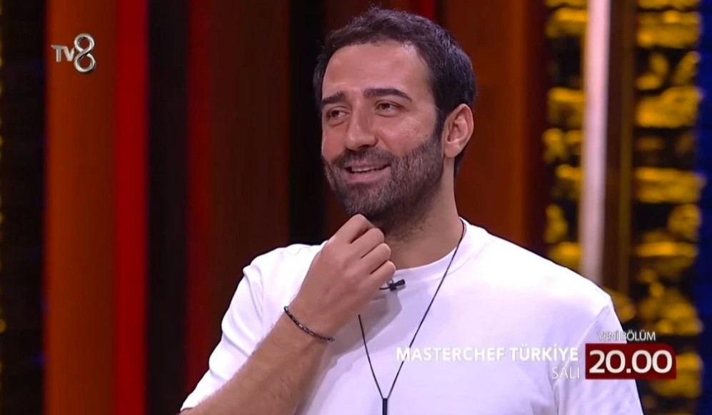 Ekranların fenomen yarışması MasterChef Türkiye 2025, bu kez mutfakta ünlü isimleri buluşturuyor!
Mehmet, Somer ve Danilo şefin jüri koltuğunda olduğu programın 4 Kasım Salı akşamı yayınlanacak özel “Ünlüler Bölümü” şimdiden büyük merak uyandırdı.