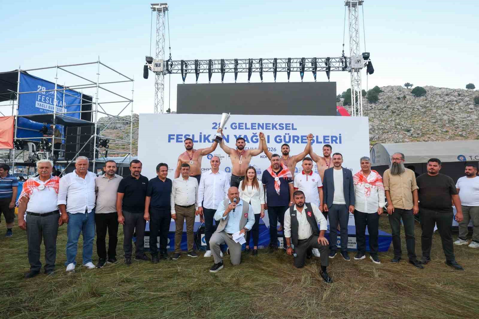 Feslikan Yağlı Pehlivan Güreşleri’ni Başpehlivan Erkan Taş kazandı 6 feslikan yagli pehlivan gureslerini baspehlivan erkan tas kazandi 2 8dGW92gP