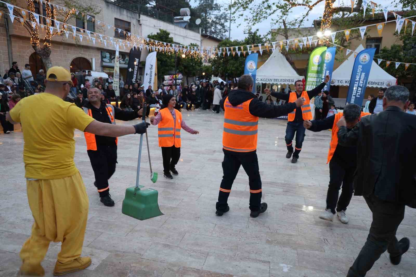 festival alanini hem temizlediler hem eglendiler 1 WGGdQhfw