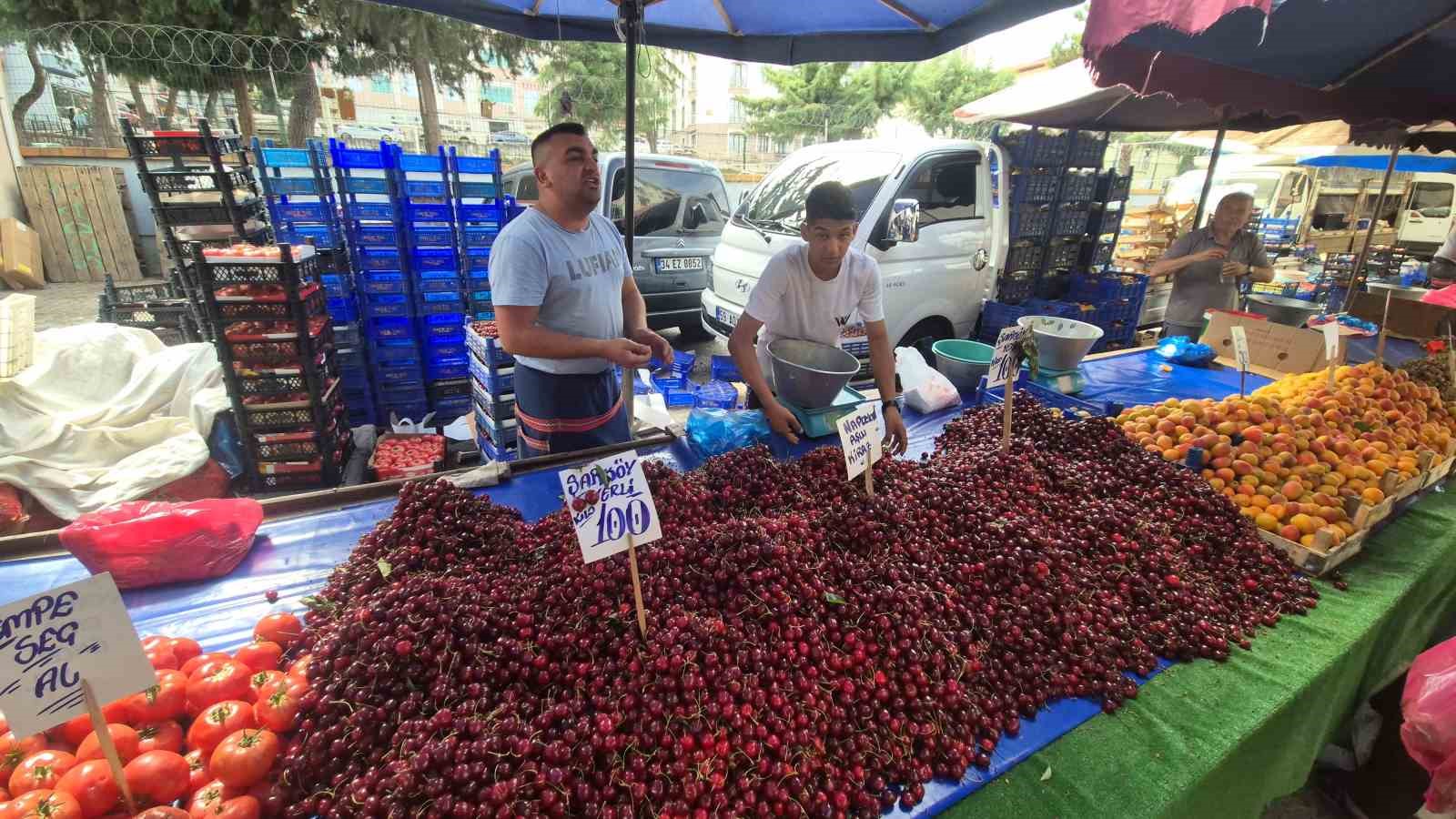 Festivalde 300 liraydı, pazarda 70 liraya düştü 6 festivalde 300 liraydi pazarda 70 liraya dustu 2 ctj7O8PC