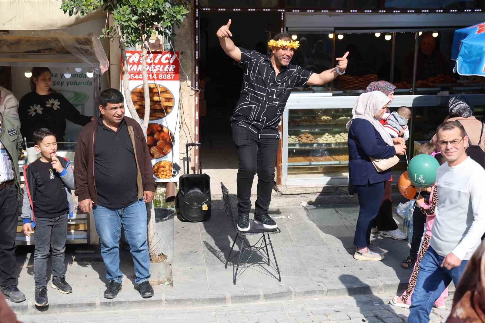 Festivalde Osmanlı geleneği yaşatıldı, ciğer tezgahları davul zurna ile şenlendi 16 festivalde osmanli gelenegi yasatildi ciger tezgahlari davul zurna ile senlendi 12 W8CM6ueI