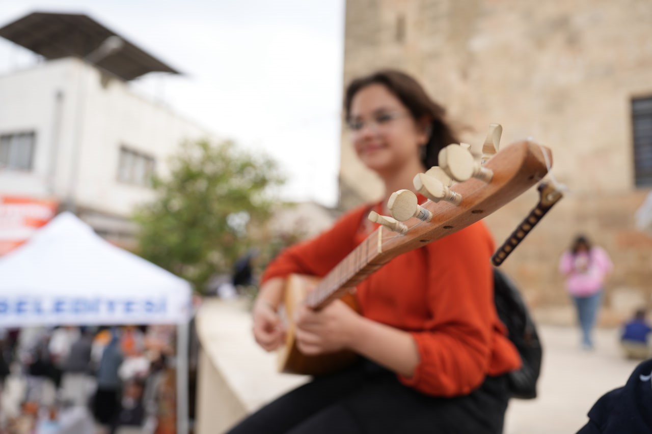 Festivalde Osmanlı geleneği yaşatıldı, ciğer tezgahları davul zurna ile şenlendi 20 festivalde osmanli gelenegi yasatildi ciger tezgahlari davul zurna ile senlendi 16 FGXYIK8l