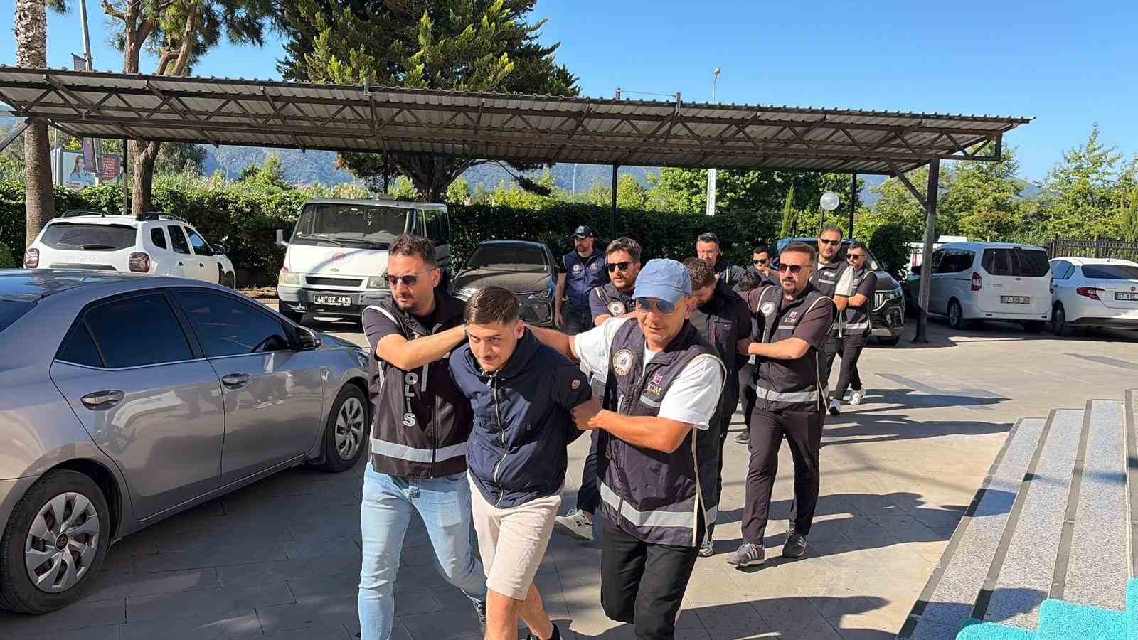 fethiye belediye baskani karacaya yonelik silahli saldirinin suphelileri tutuklandi 4 2bA2HSnc