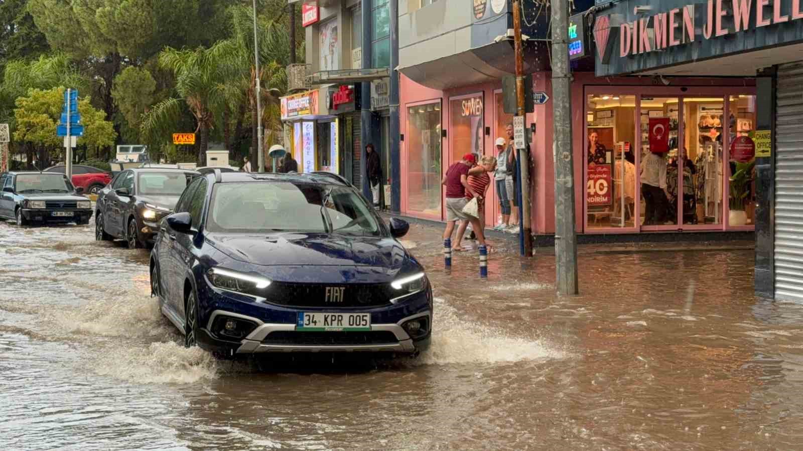 Fethiye sağanak yağışa teslim oldu, ev ve iş yerleri sular altında kaldı 8 fethiye saganak yagisa teslim oldu ev ve is yerleri sular altinda kaldi 4 uIdbKcwp
