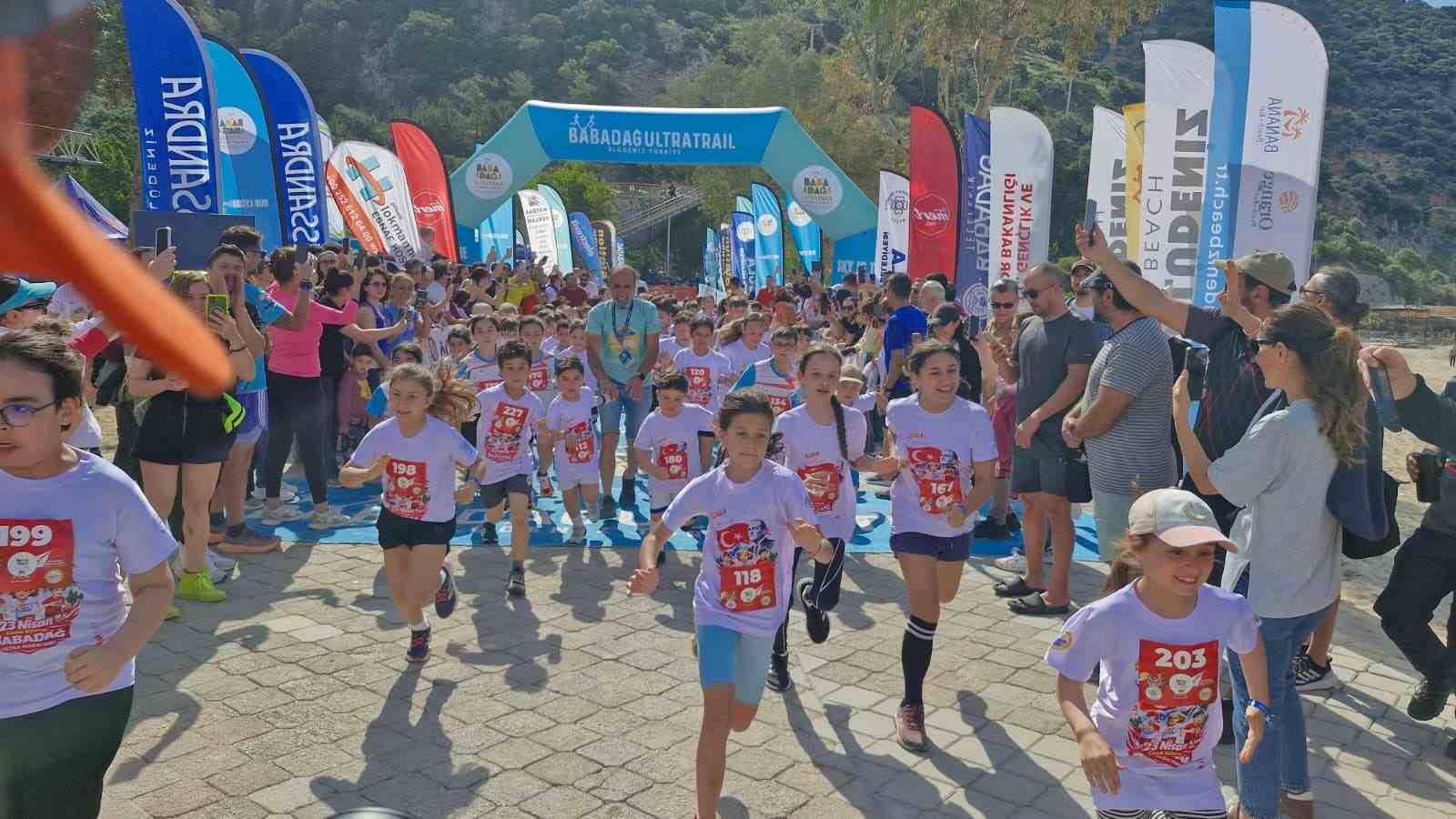 fethiyede 23 nisana ozel cocuk kosusu duzenlendi 2 DfgygUAI