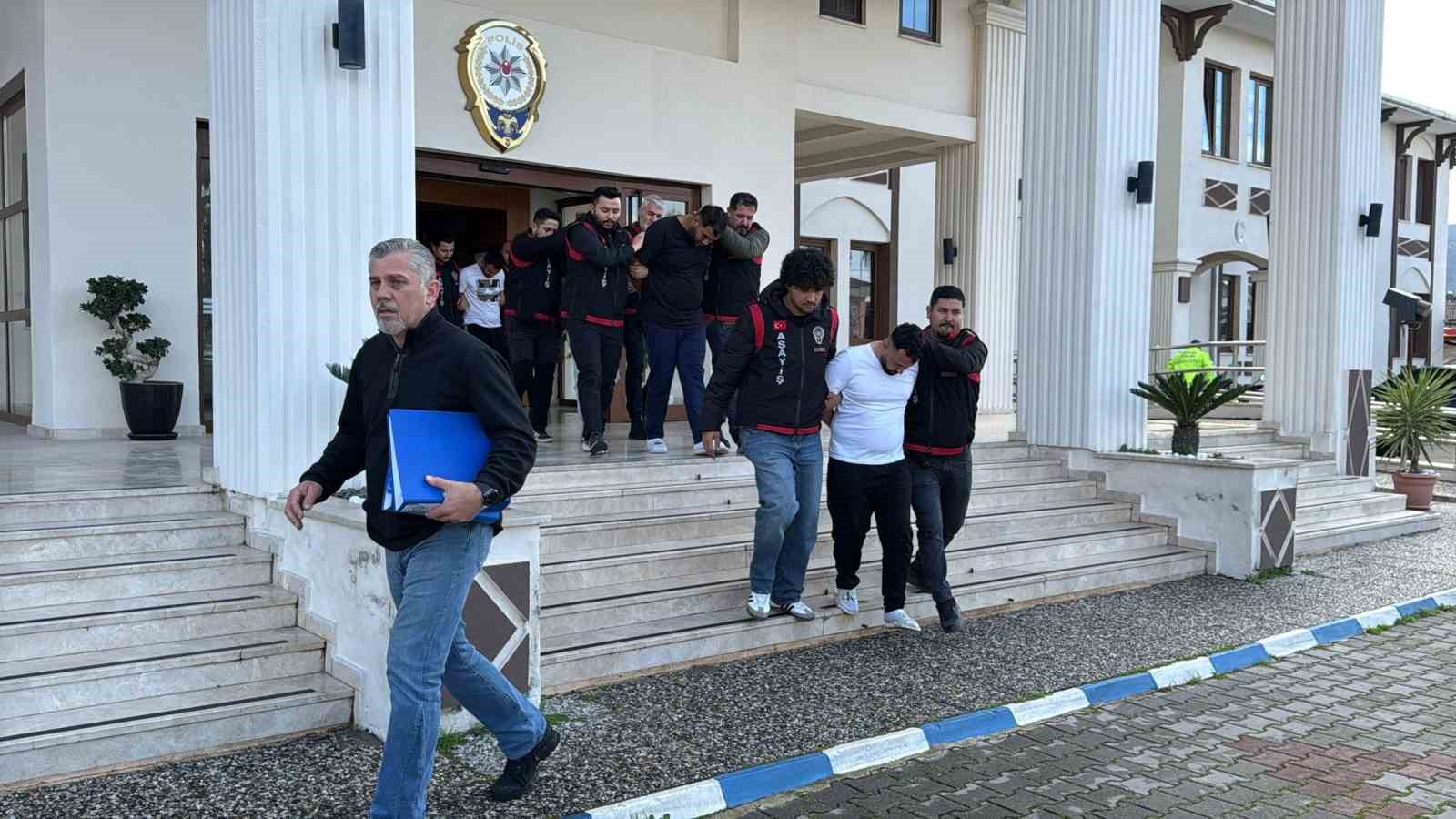 fethiyede aranan sahislara operasyon 3 tutuklama 2 nHGmTa7C