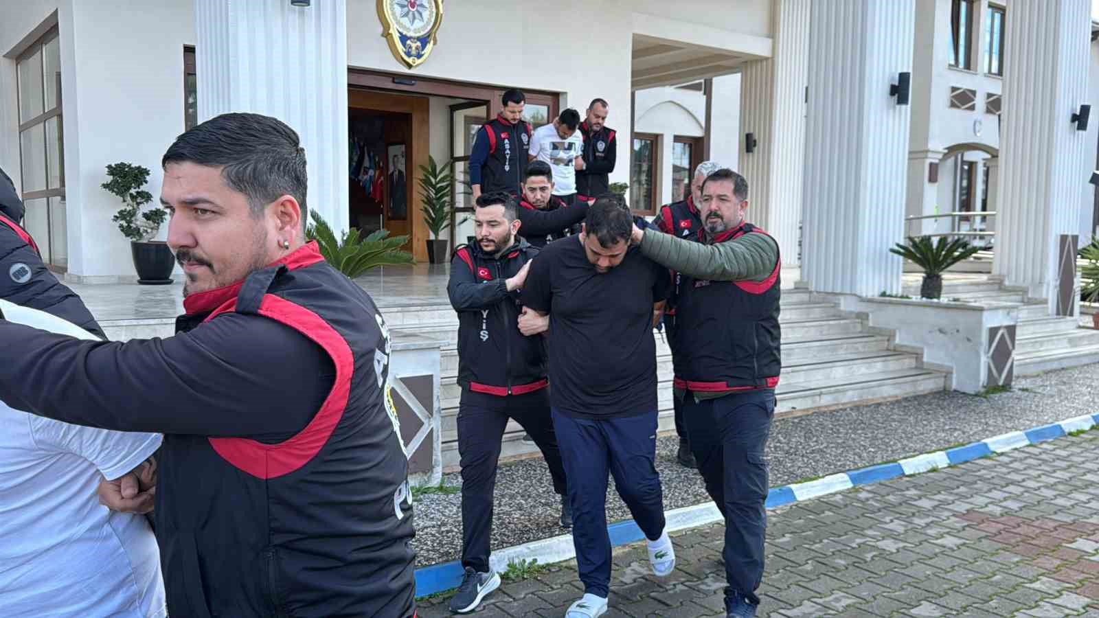 fethiyede aranan sahislara operasyon 3 tutuklama 5 ys7w2zry