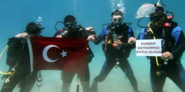 fethiyede-dalgiclardan-islak-bayram-kutlamasi-yXb83yMe.jpg