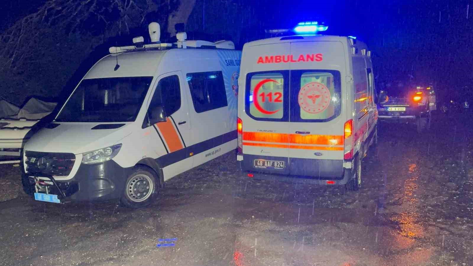 fethiyede kayaliklara carparak batan teknedeki 6 kisi kurtarildi 1 kisi kayip 3 7wsc51DQ