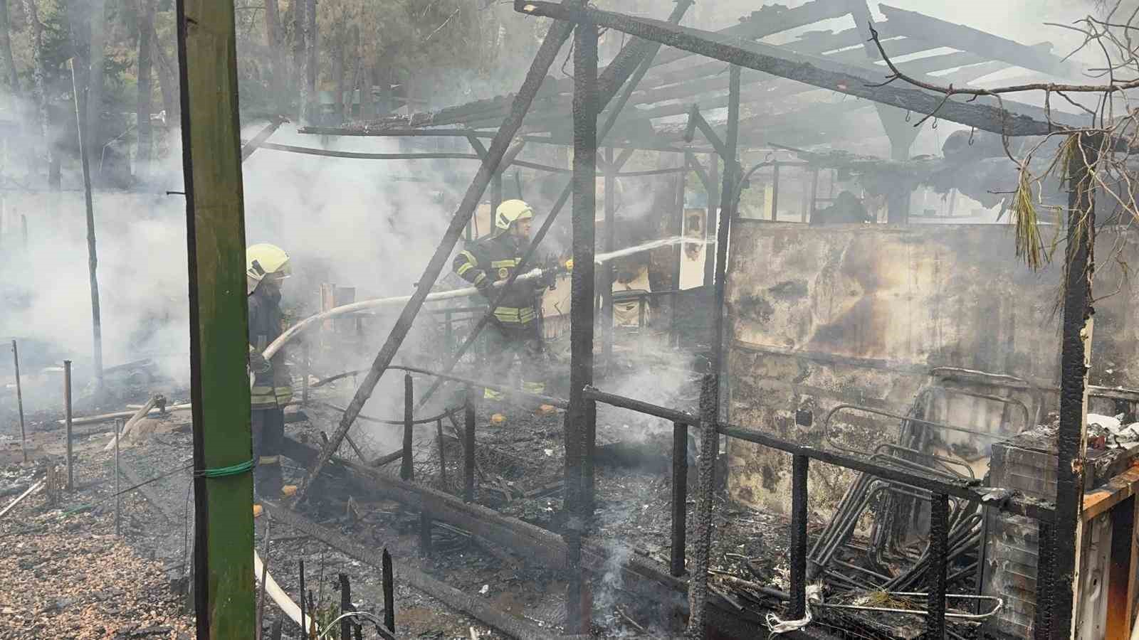 fethiyede onlarca karavan ve bungalov kule dondu 6 Nra2ZZnI