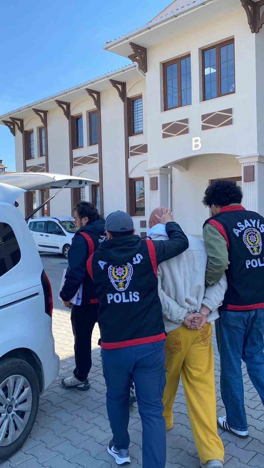 fethiyede polis kades ihbarina gitti evden cephanelik cikti 1
