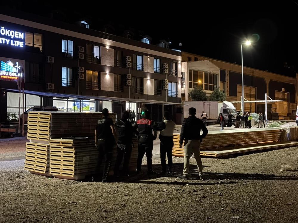 Fethiye’de polise ateş açan iki zanlı tutuklandı 6 fethiyede polise ates acan iki zanli tutuklandi 2 jr3OZFBH