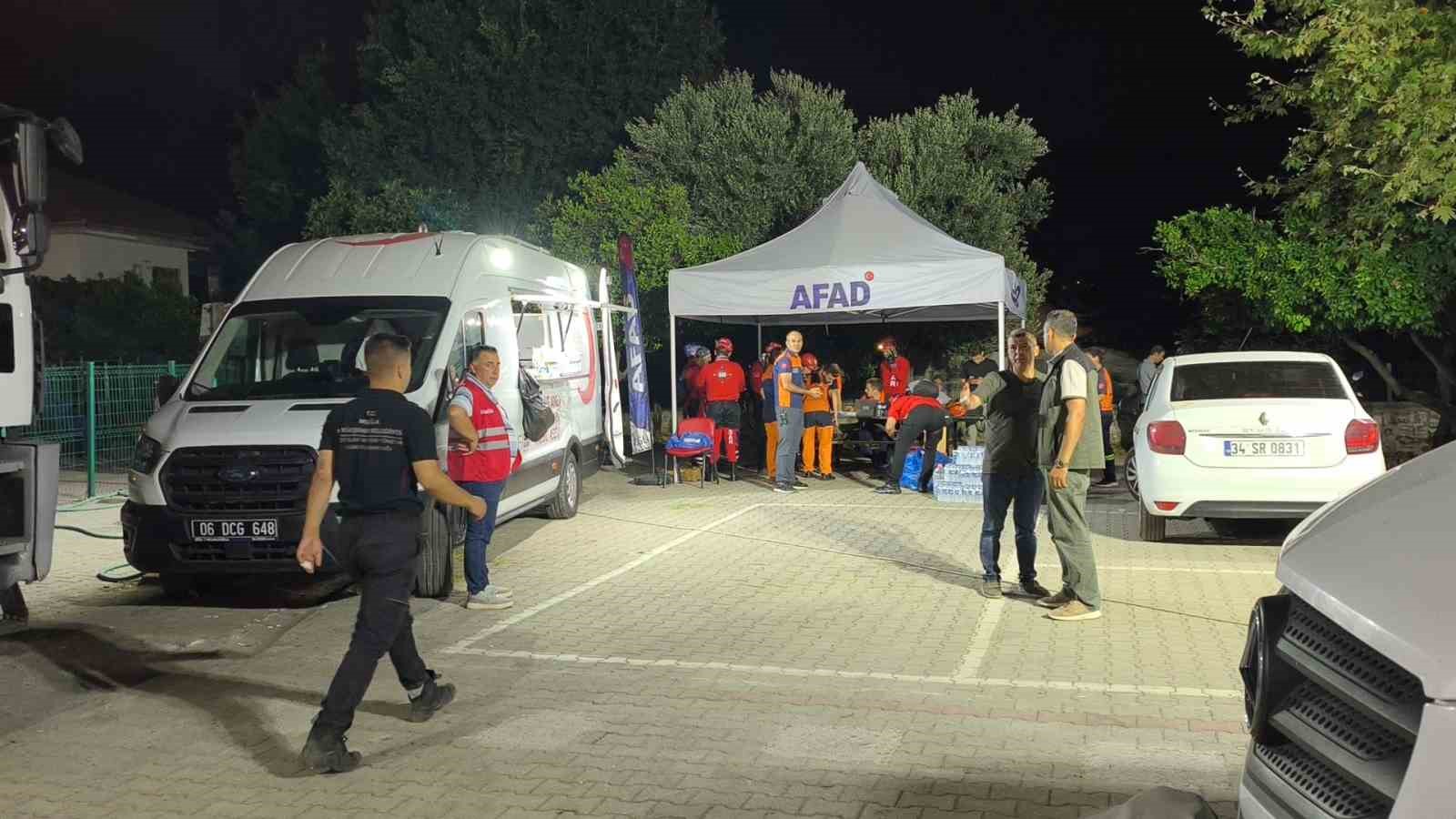 fethiyedeki orman yangininda 13 saat ekiplerin mudahalesi suruyor 0