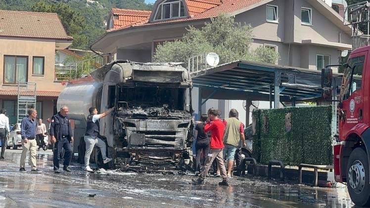 fethiyedeki tanker yangininin guvenlik kamera kayitlari ortaya cikti 1 utqzHOeB