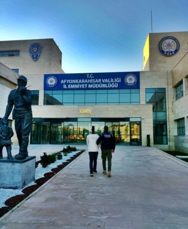 feto-operasyonunda-biri-kamu-gorevlisi-2-kisi-yakalandi-EUd5Erng.jpg