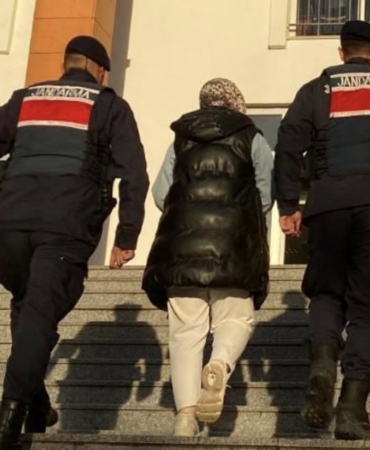 feto-uyeliginden-aranan-kadin-jandarma-tarafindan-yakalandi-LfbeqfKy.jpg